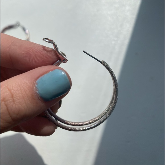 Hoop earrings - Picture 4 of 12